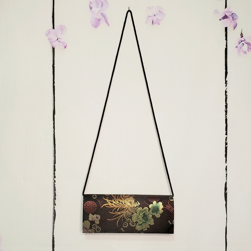 *SOLD* Asian Motif Floral Shimmer Evening Bag - Picture 2 of 8
